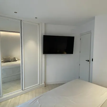 Casa Moderna Con Gimnasio *
