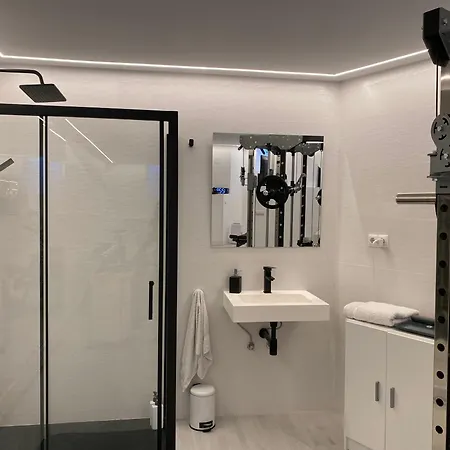 Casa Moderna Con Gimnasio